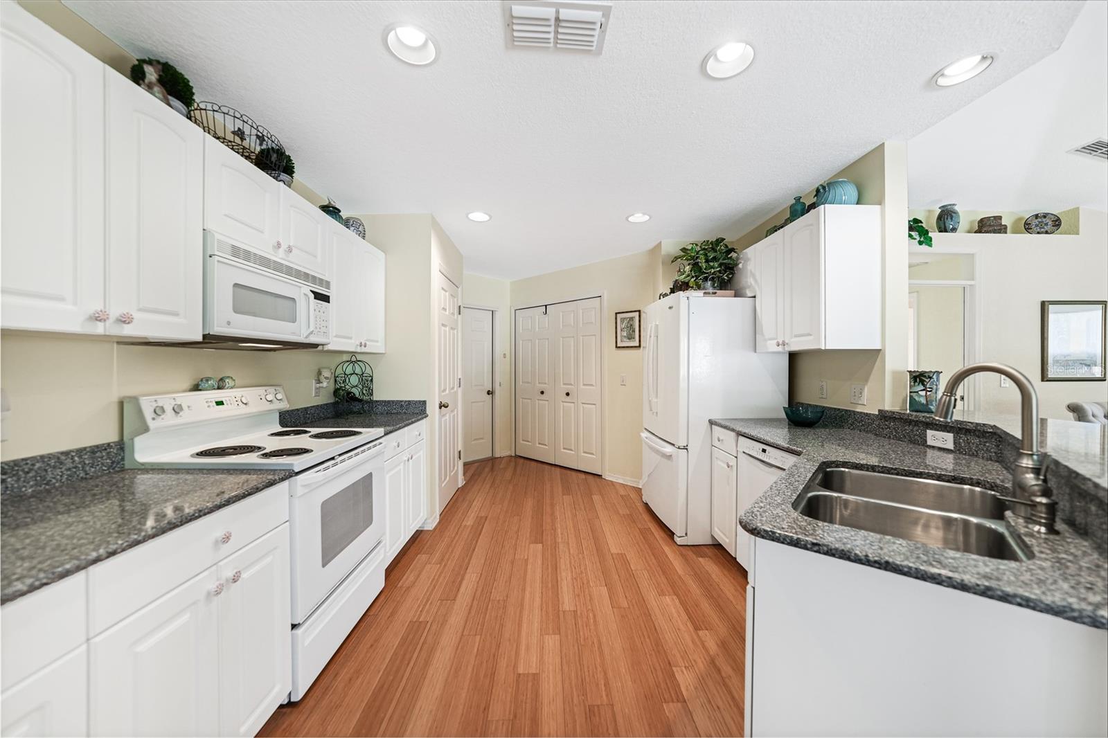 Image 12 of 44 For 425 Islamorada Boulevard