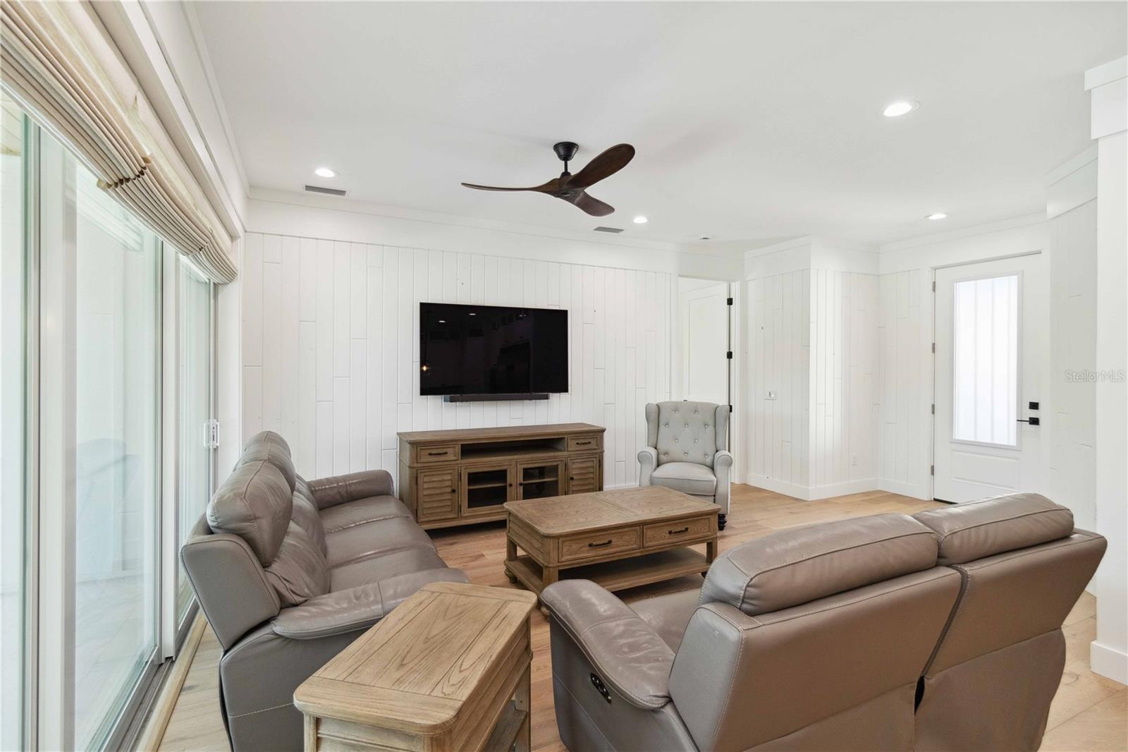 Image 11 of 93 For 2154 Azure Road