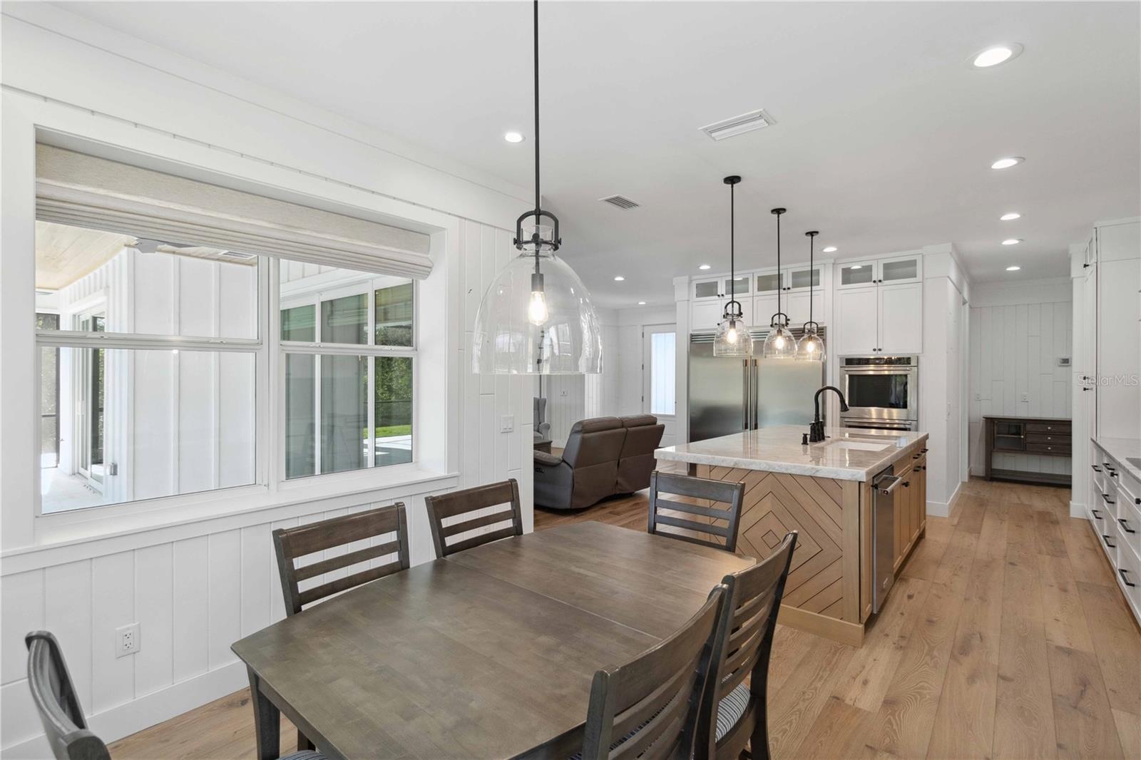 Image 19 of 93 For 2154 Azure Road