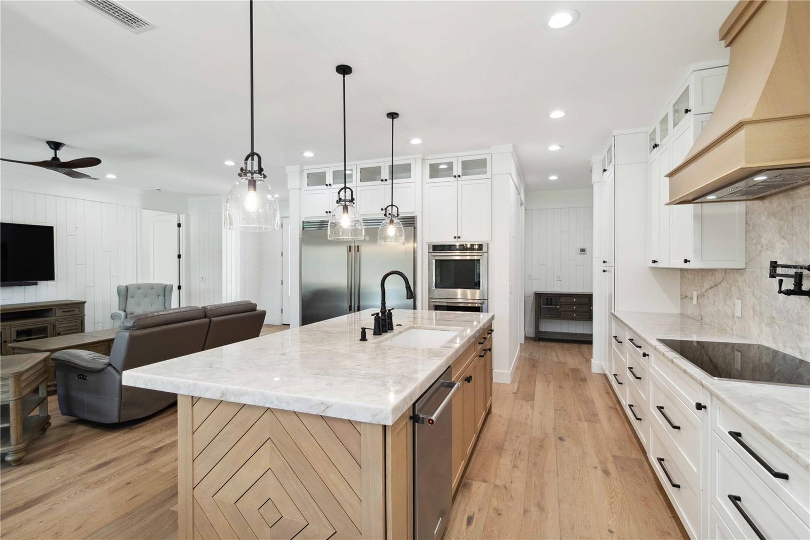 Image 21 of 93 For 2154 Azure Road