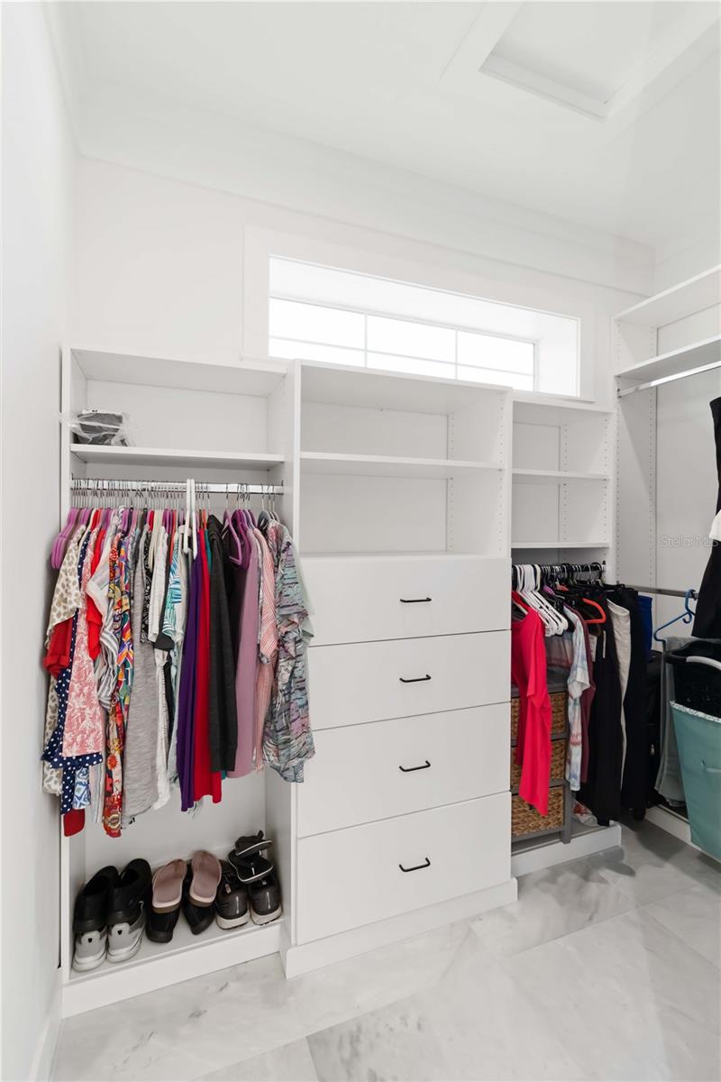 Image 34 of 93 For 2154 Azure Road