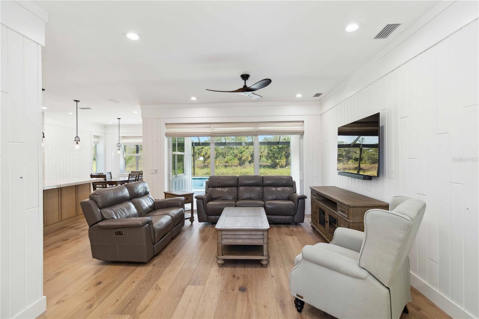 Image 5 of 93 For 2154 Azure Road