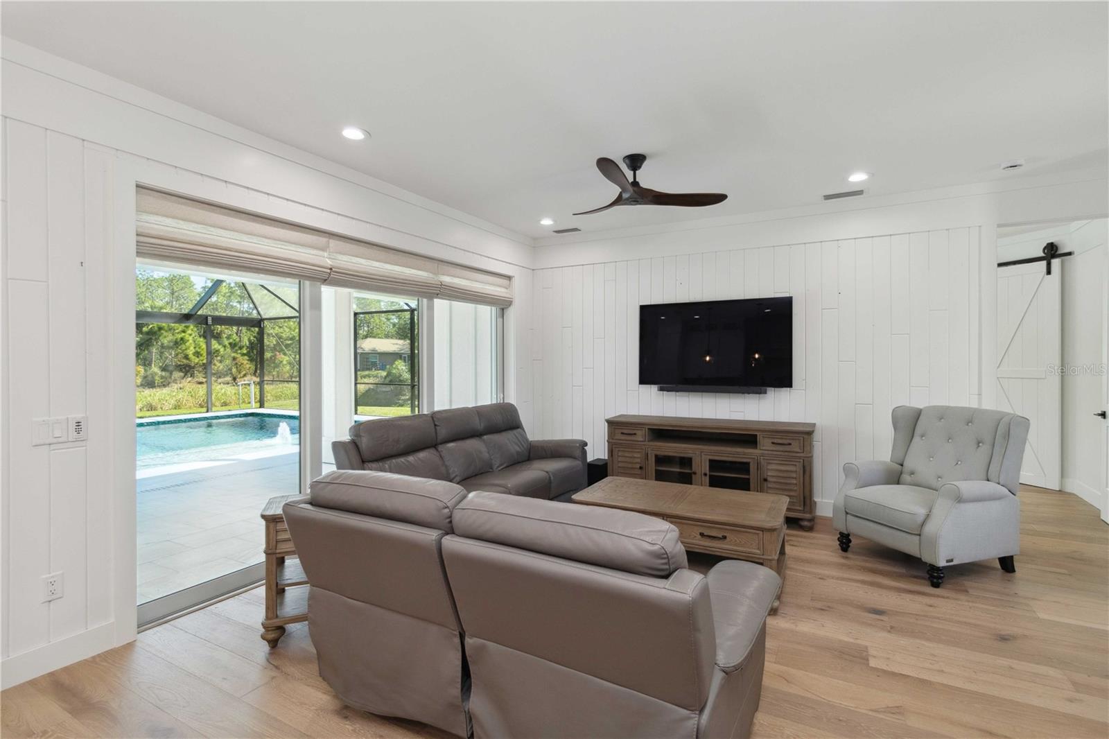 Image 6 of 93 For 2154 Azure Road