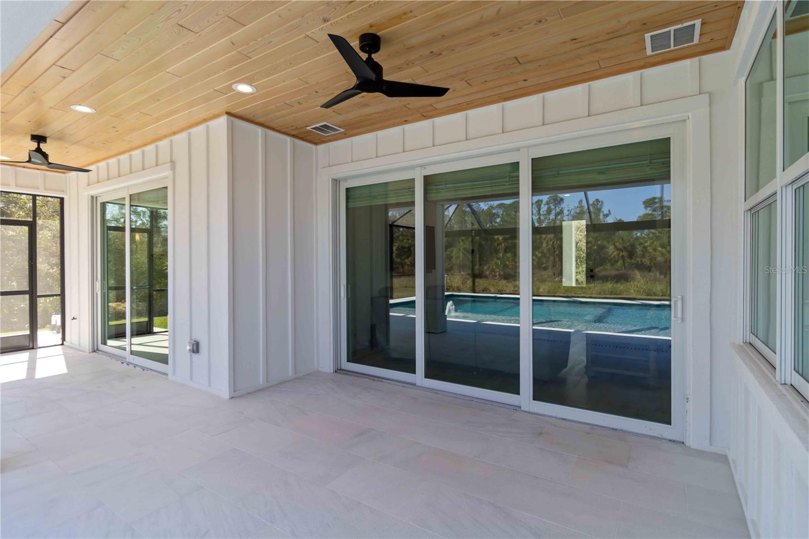 Image 7 of 93 For 2154 Azure Road