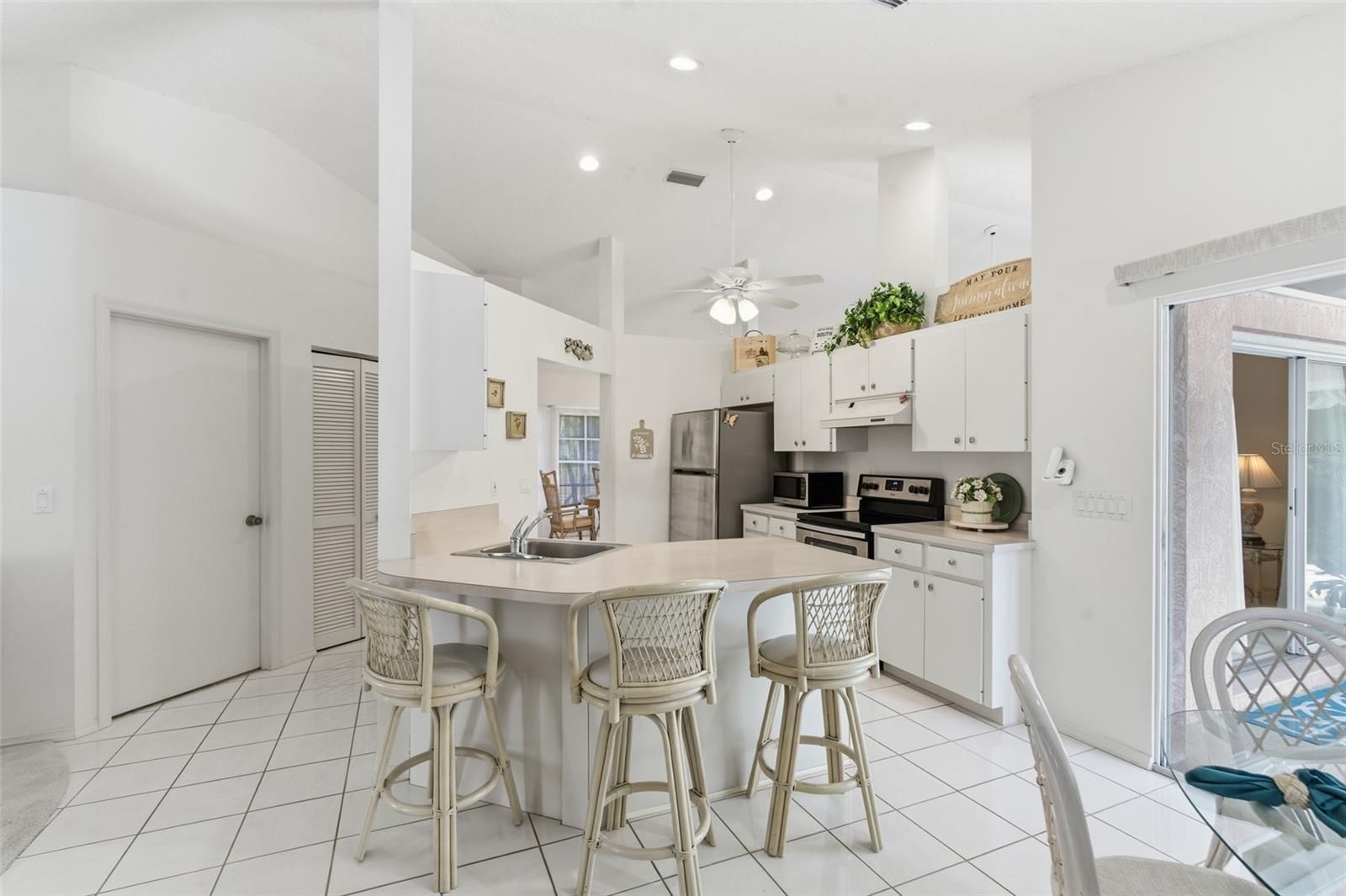 Image 15 of 39 For 4213 Persian Lane