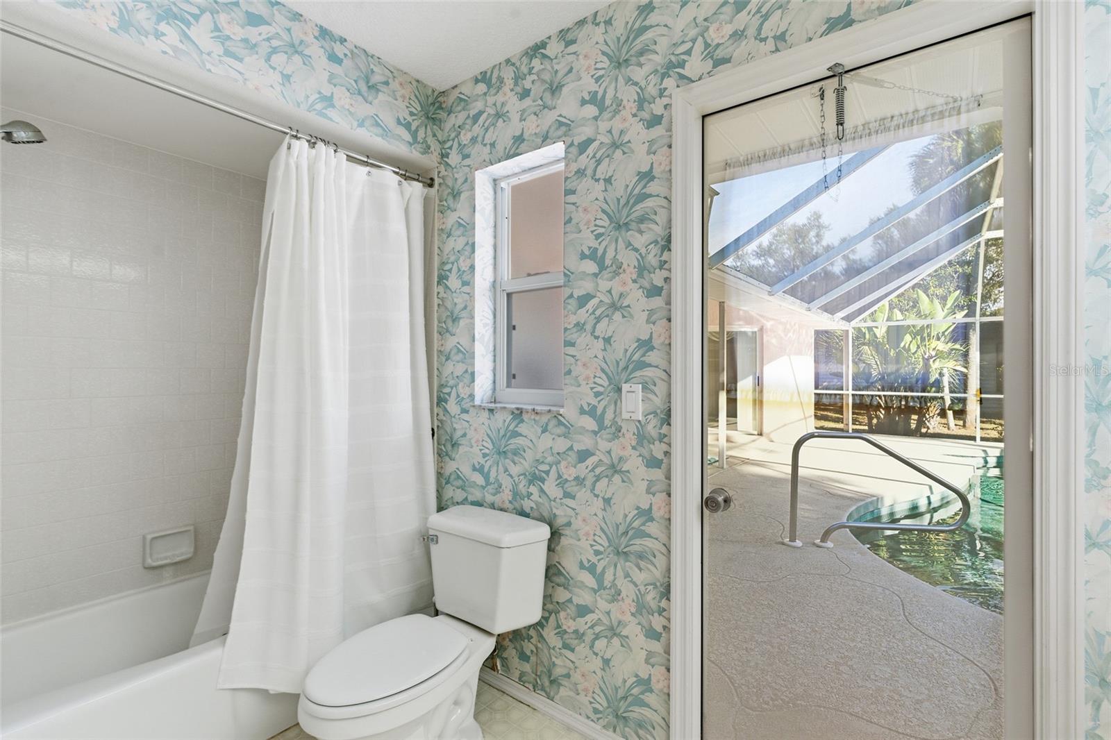 Image 28 of 39 For 4213 Persian Lane