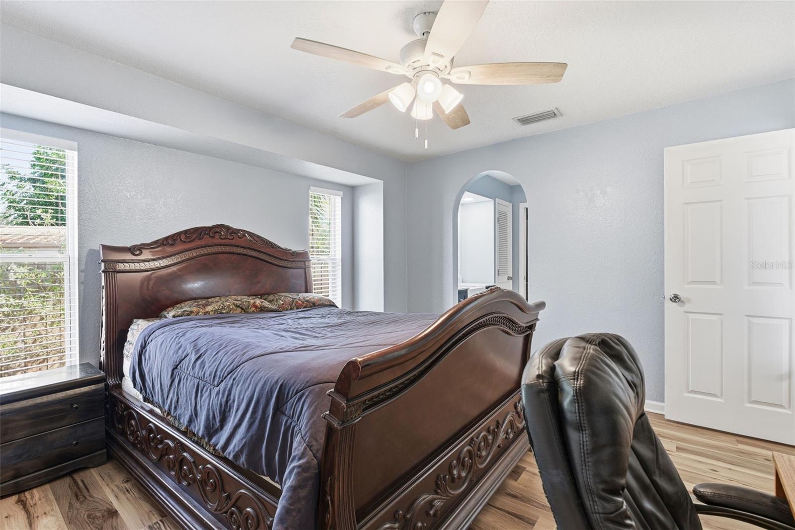 Image 14 of 34 For 520 Meridan Avenue Nw