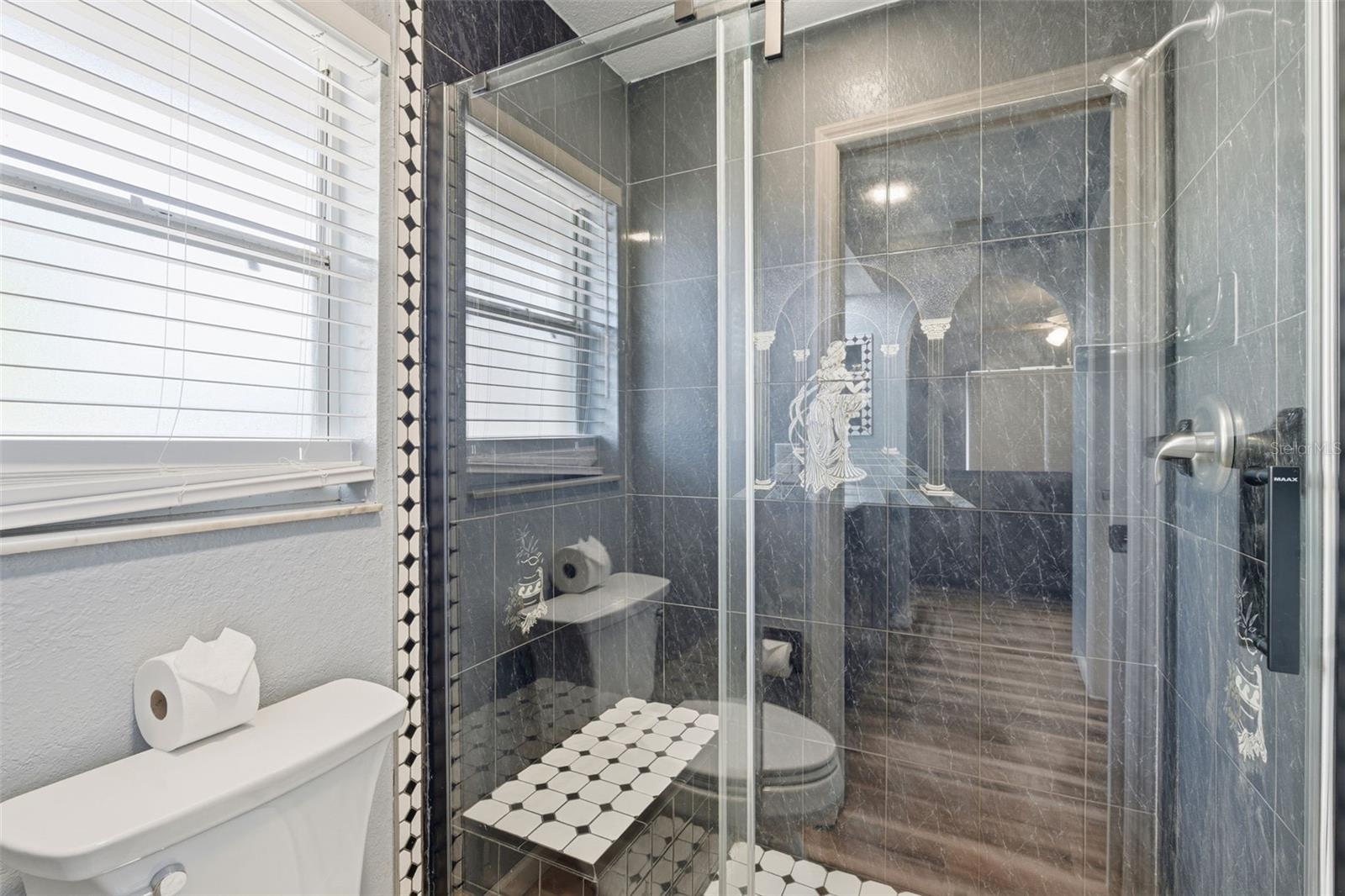 Image 19 of 34 For 520 Meridan Avenue Nw