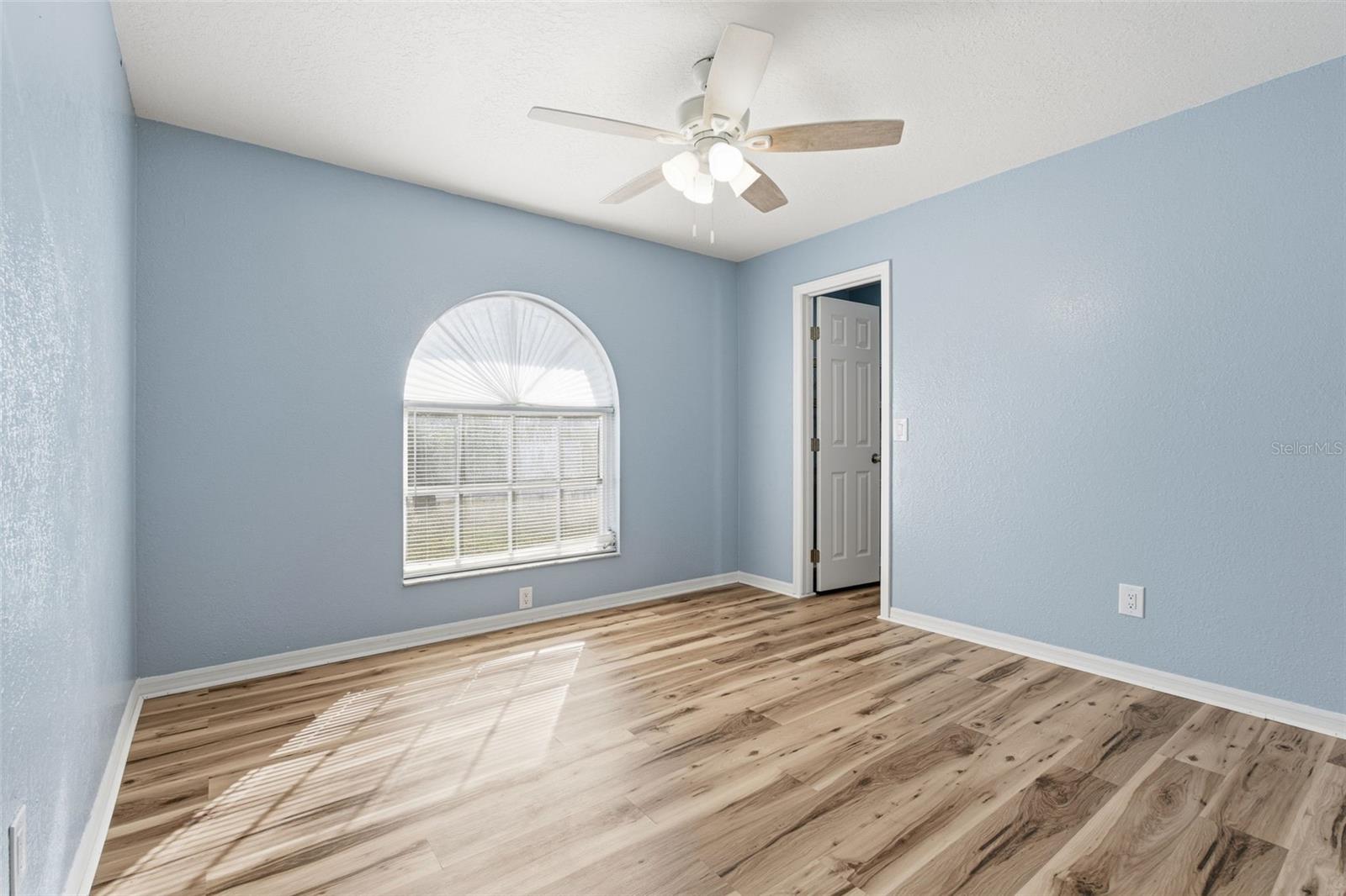 Image 20 of 34 For 520 Meridan Avenue Nw