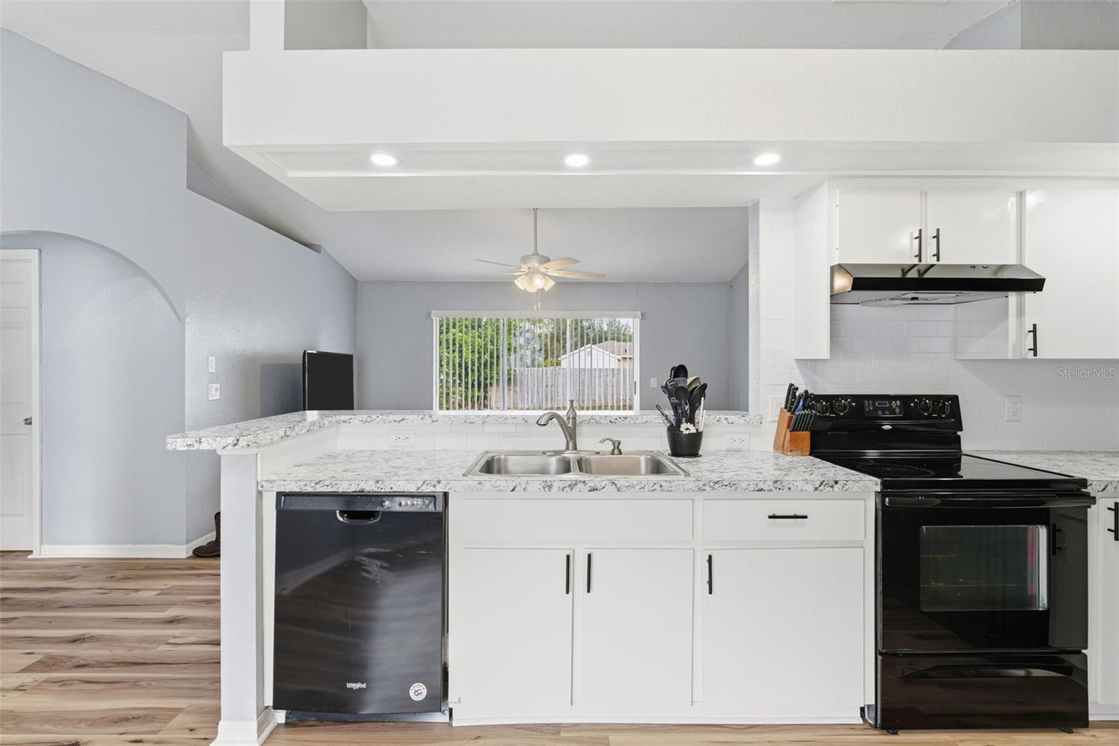 Image 7 of 34 For 520 Meridan Avenue Nw