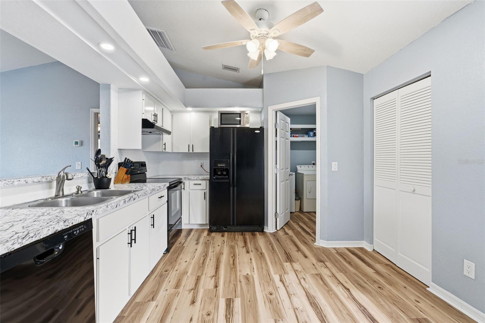 Image 9 of 34 For 520 Meridan Avenue Nw