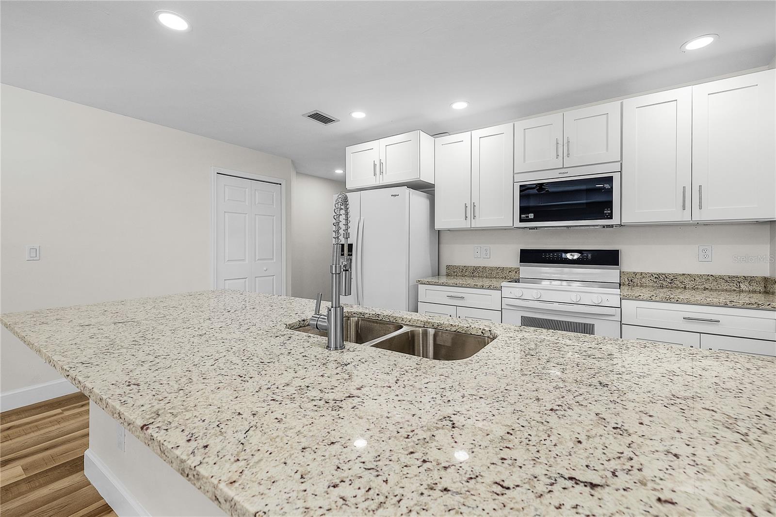 Image 16 of 47 For 16810-16812 San Edmundo Road