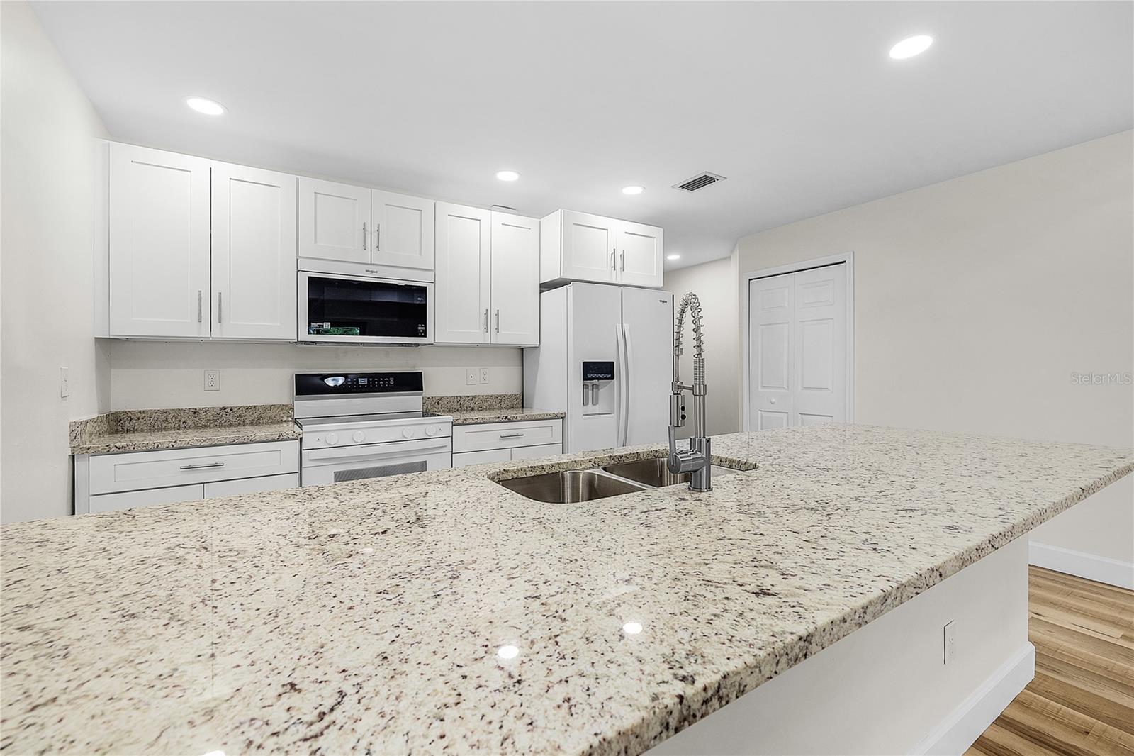 Image 36 of 47 For 16810-16812 San Edmundo Road