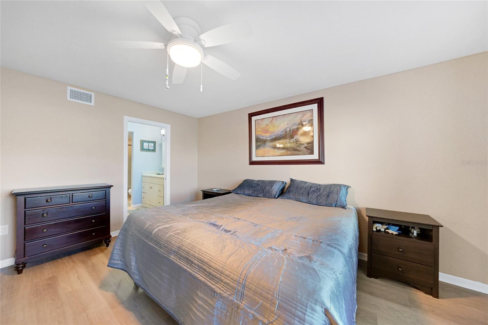 Image 16 of 45 For 240 Lewis Circle 513