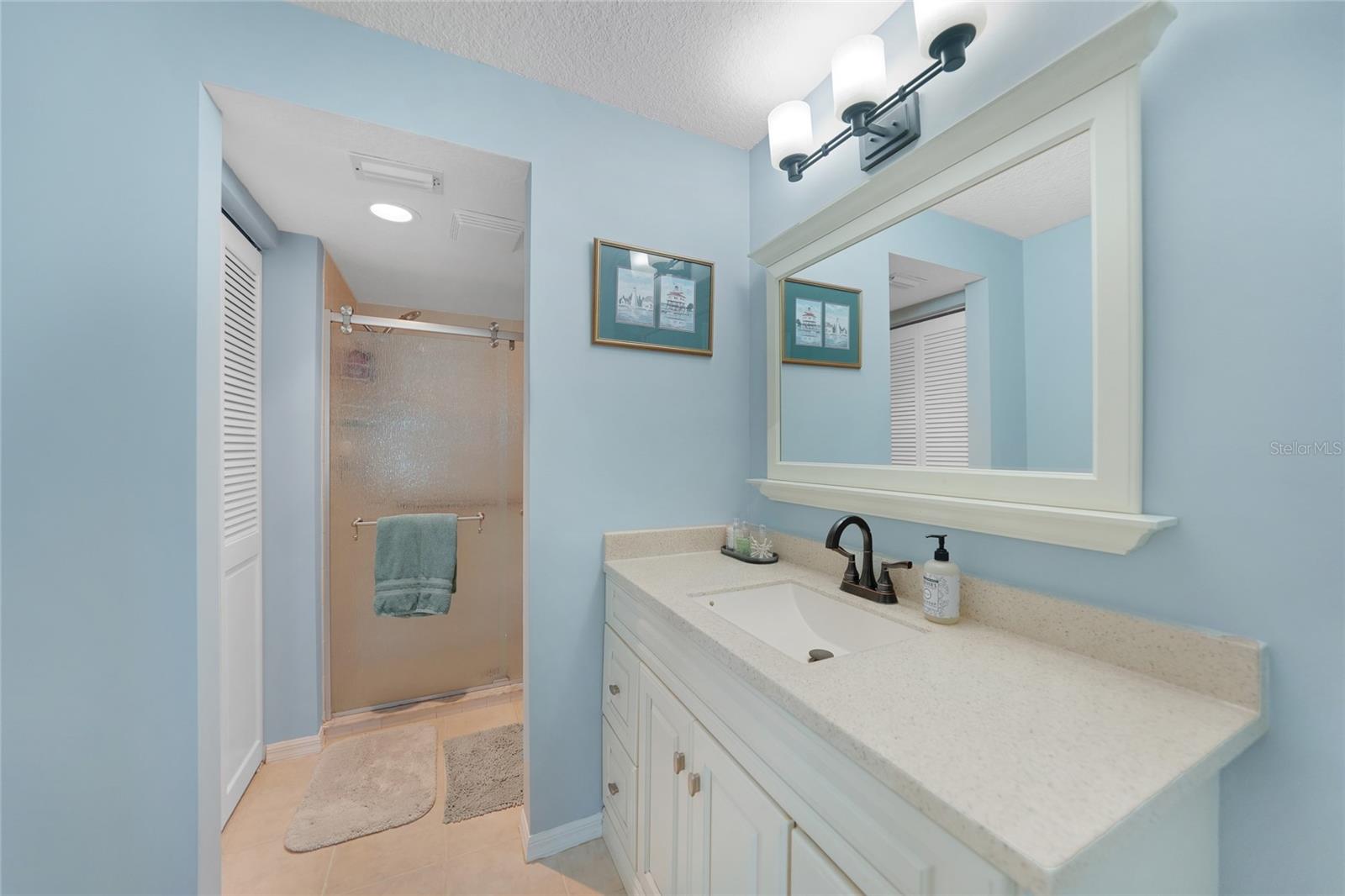 Image 18 of 45 For 240 Lewis Circle 513