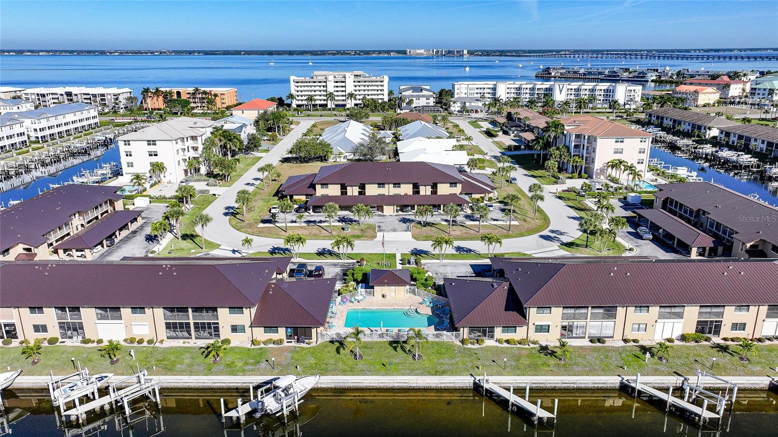 Image 38 of 45 For 240 Lewis Circle 513