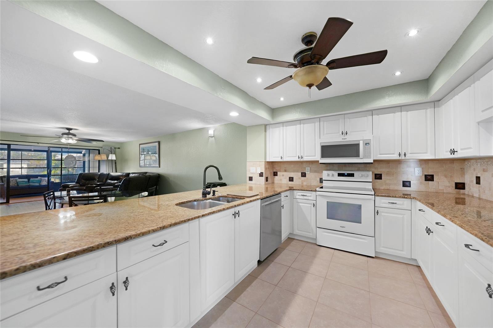 Image 8 of 45 For 240 Lewis Circle 513