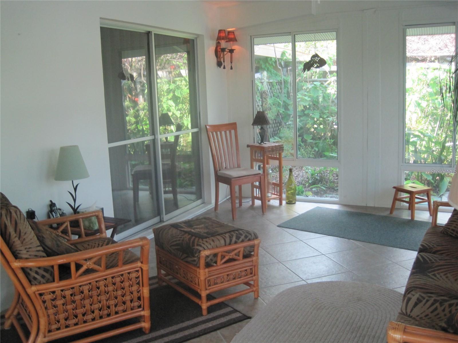 Image 5 of 10 For 489 Tarpon Boulevard Nw