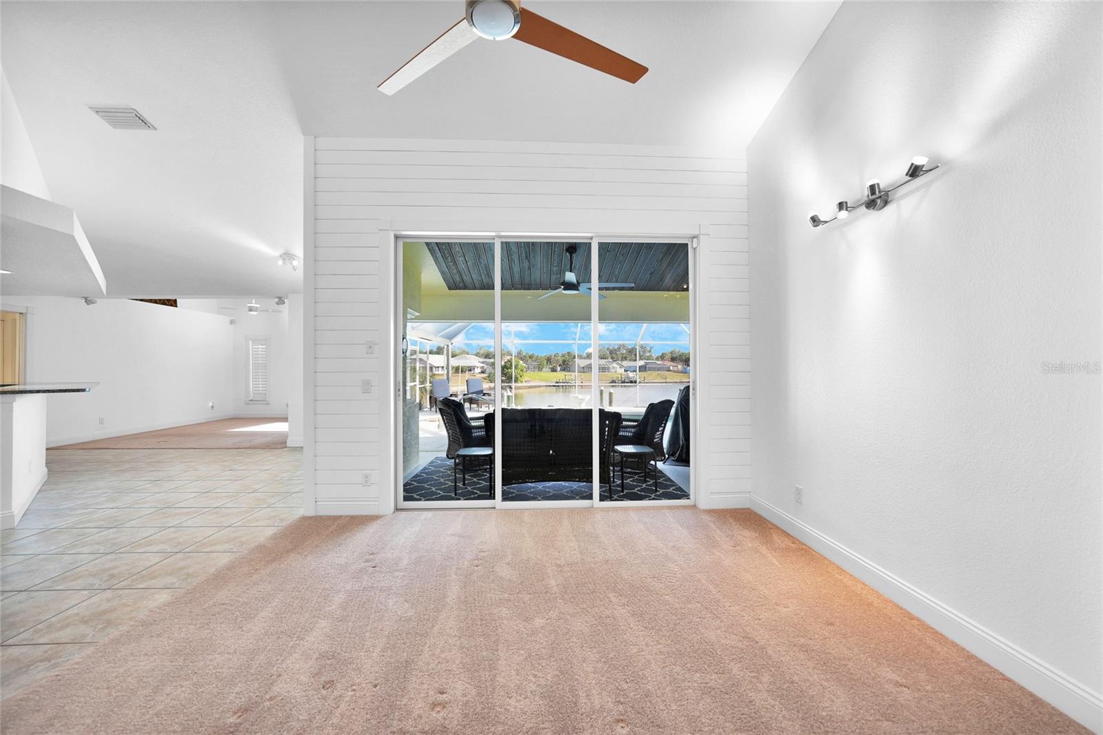 Image 11 of 41 For 474 Lomond Drive