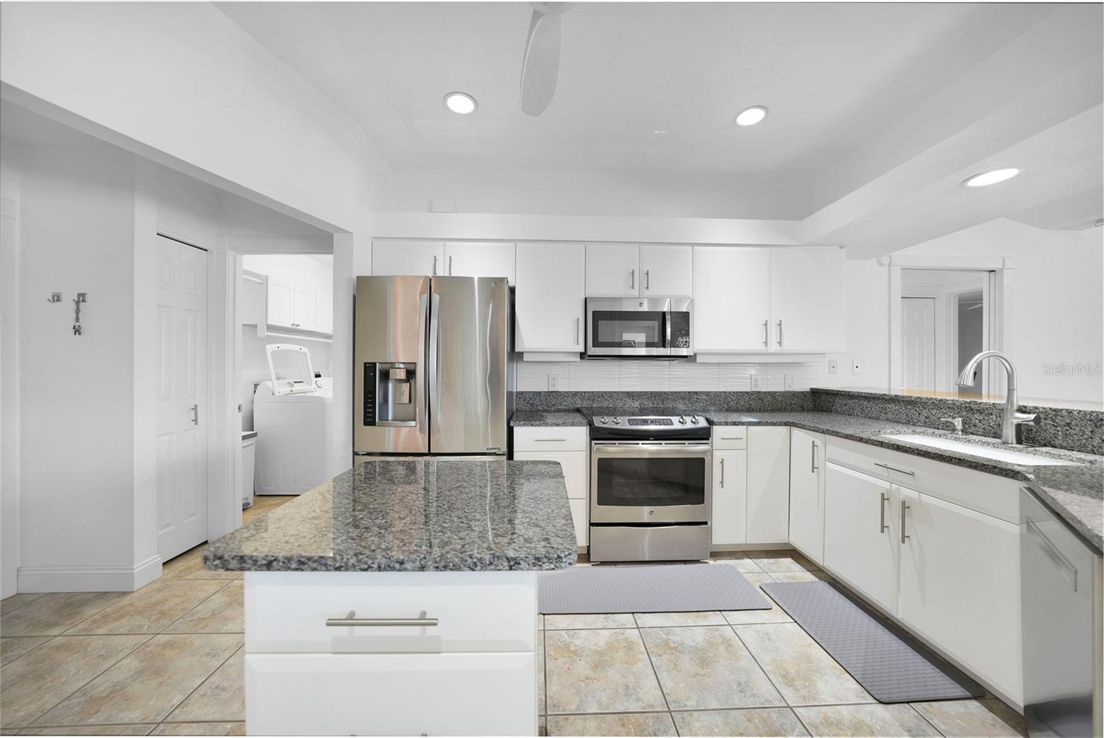 Image 13 of 41 For 474 Lomond Drive