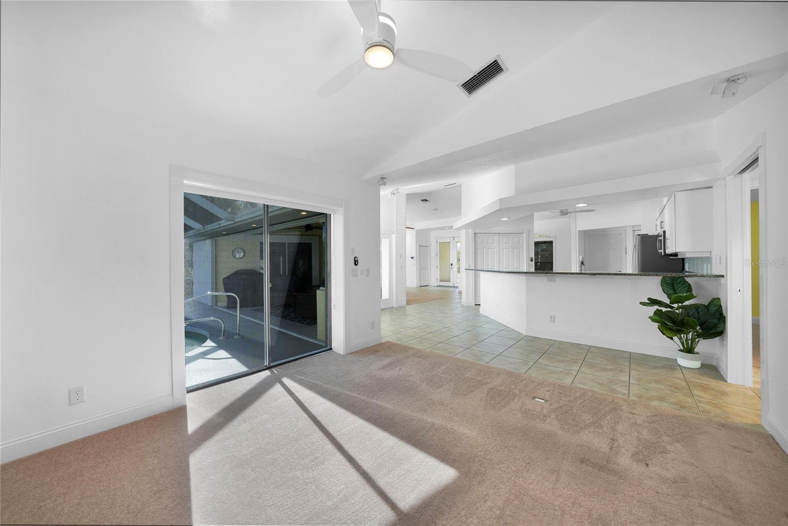 Image 17 of 41 For 474 Lomond Drive