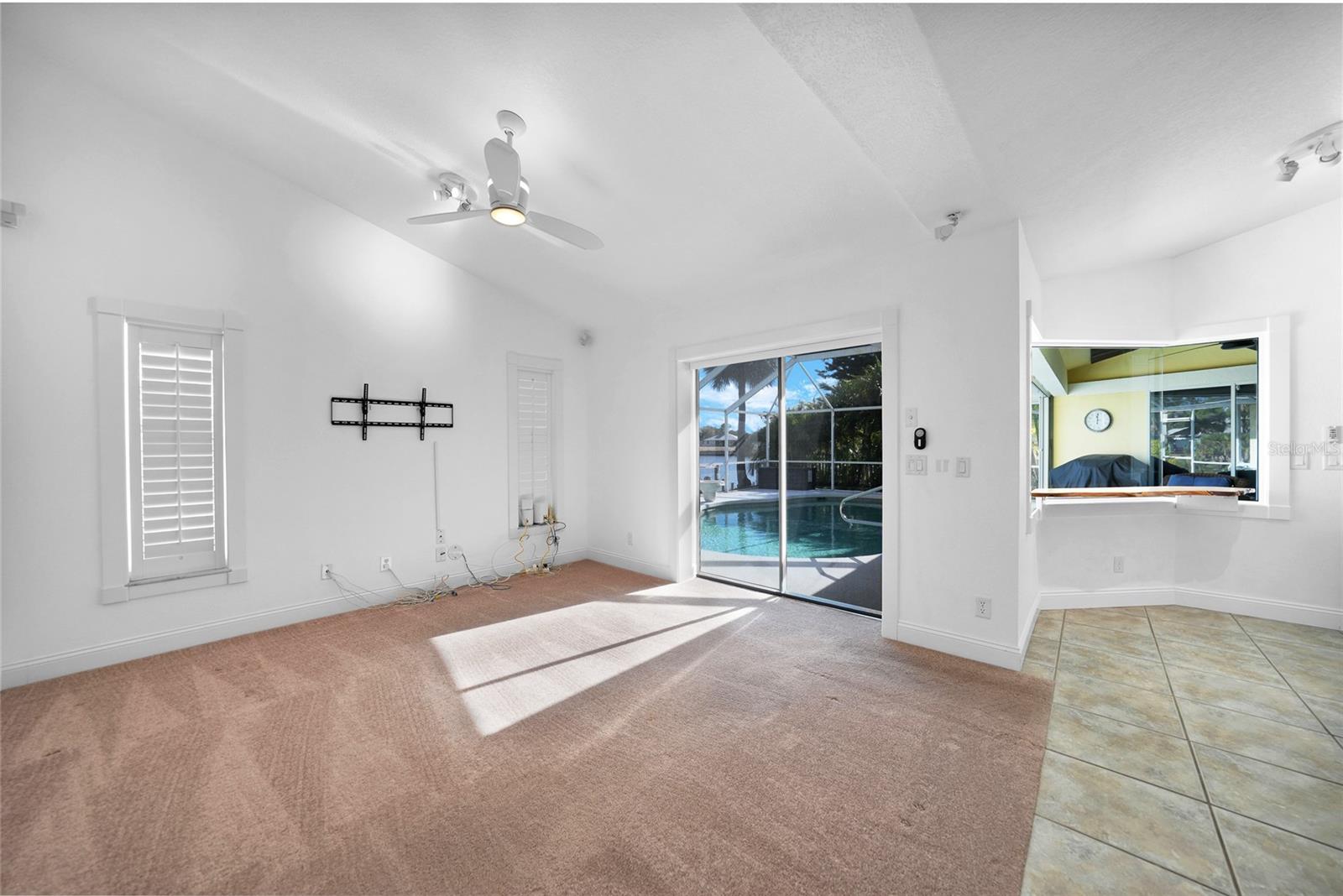 Image 18 of 41 For 474 Lomond Drive