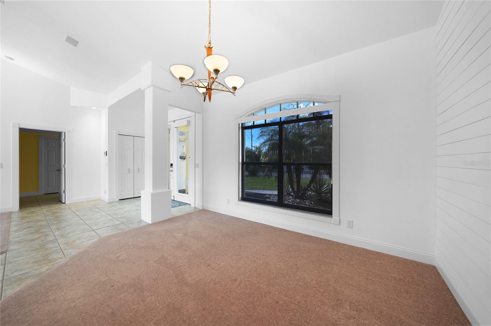 Image 8 of 41 For 474 Lomond Drive