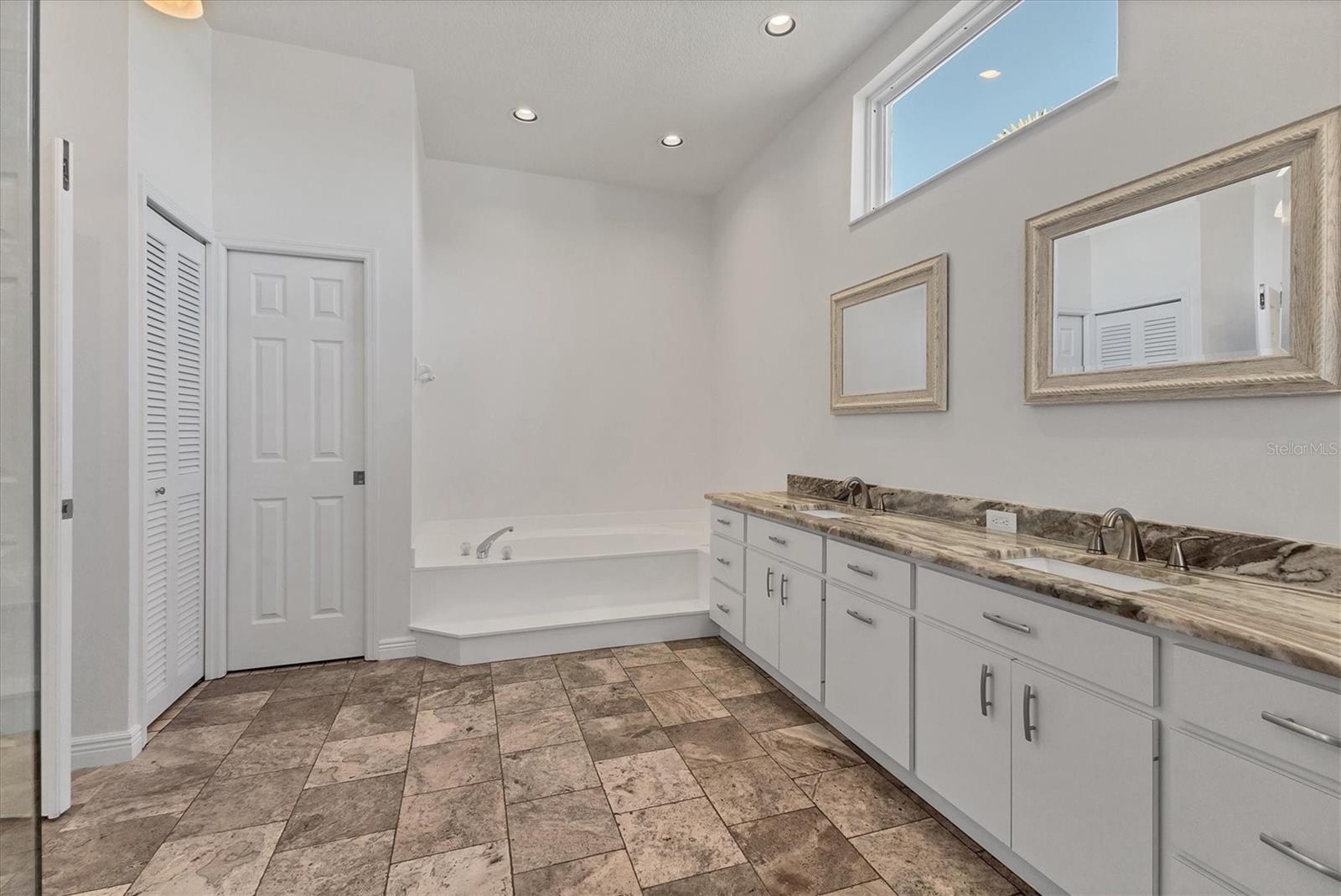 Image 28 of 50 For 1121 Hawks Nest Court