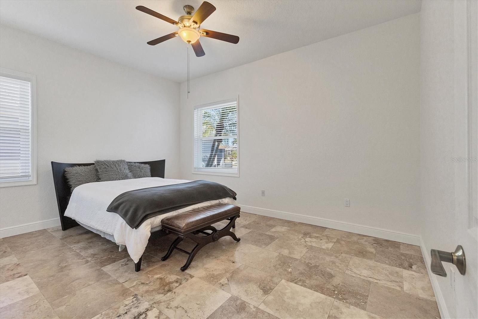 Image 32 of 50 For 1121 Hawks Nest Court