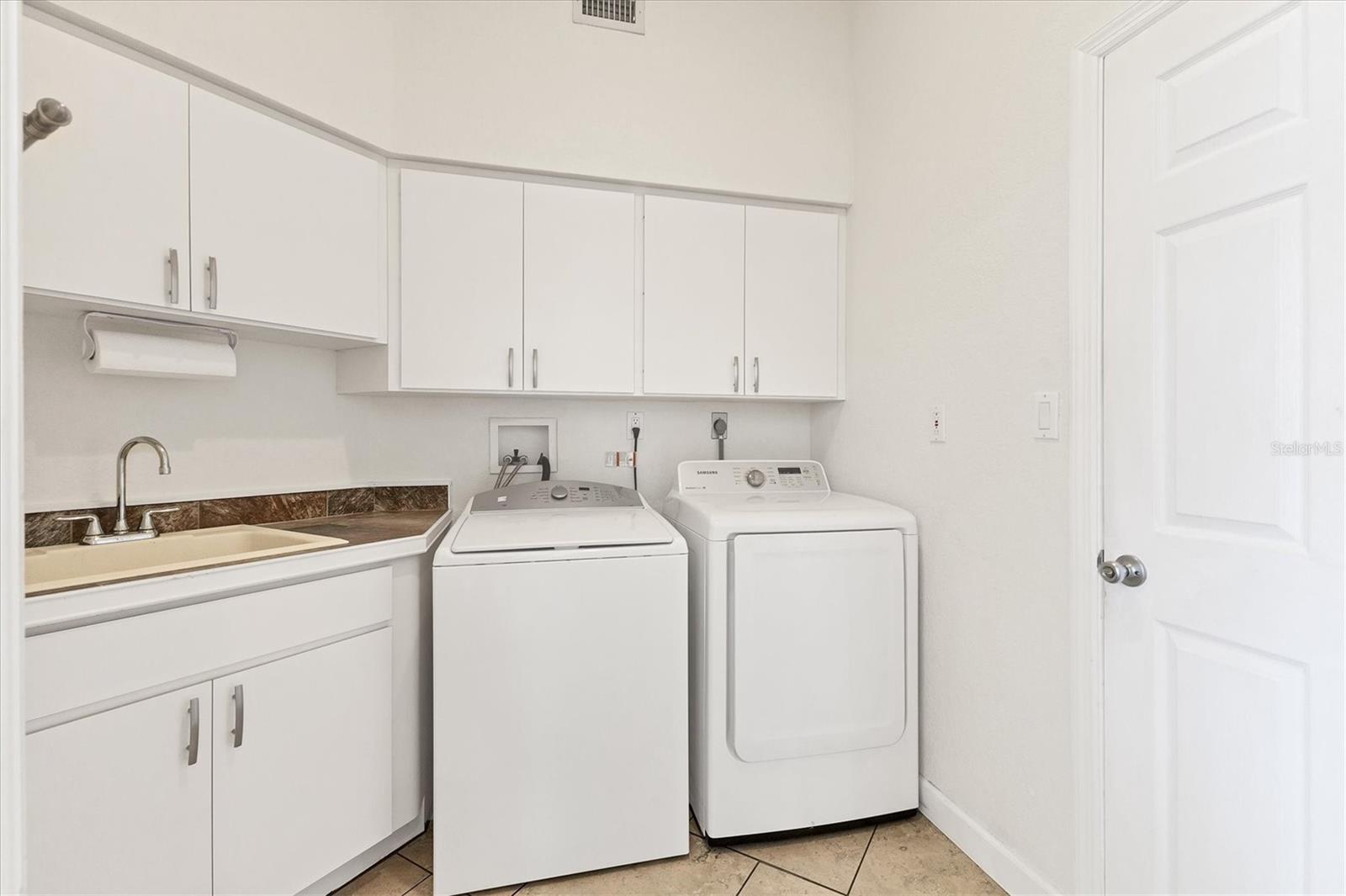 Image 34 of 50 For 1121 Hawks Nest Court