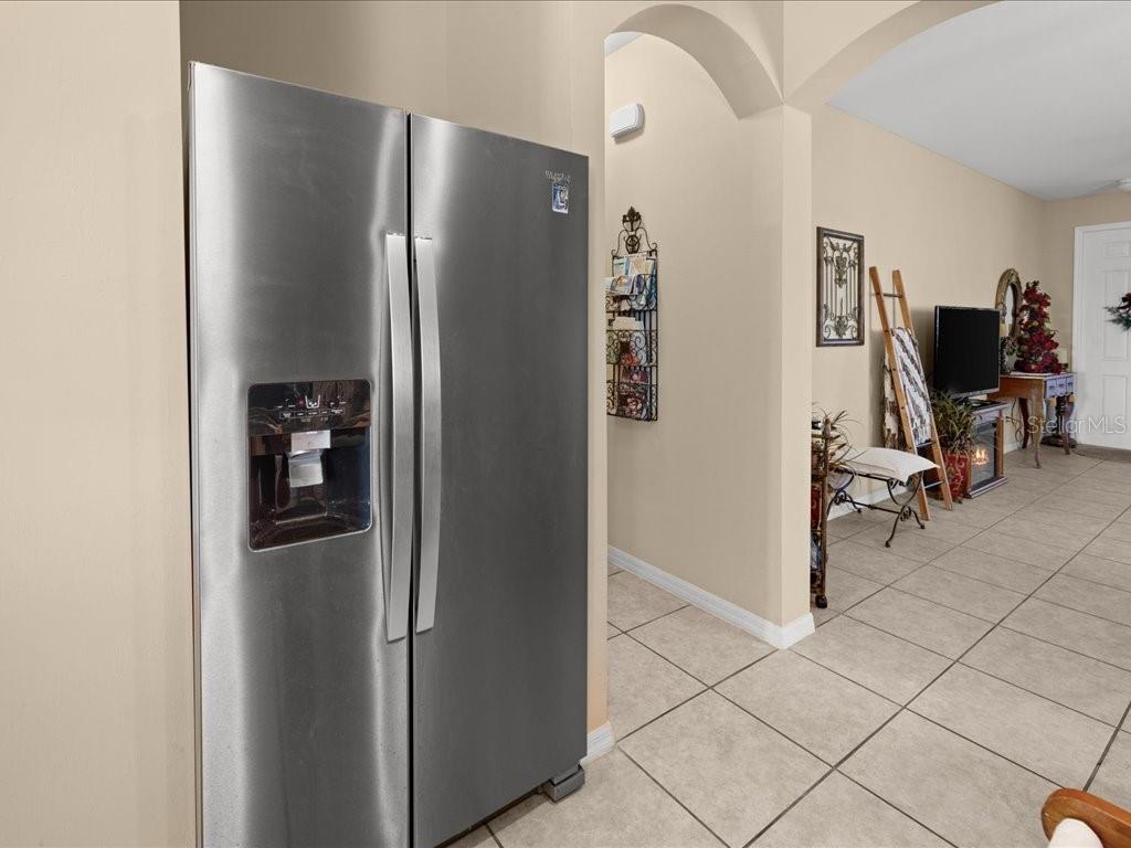 Image 18 of 44 For 24040 Canal Street