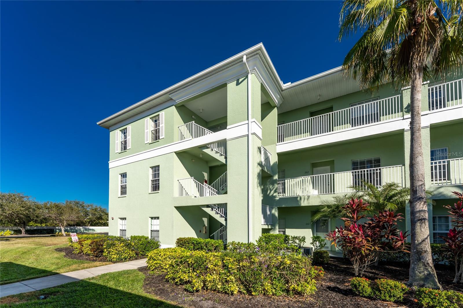 Image 30 of 32 For 2160 Heron Lake Drive 101