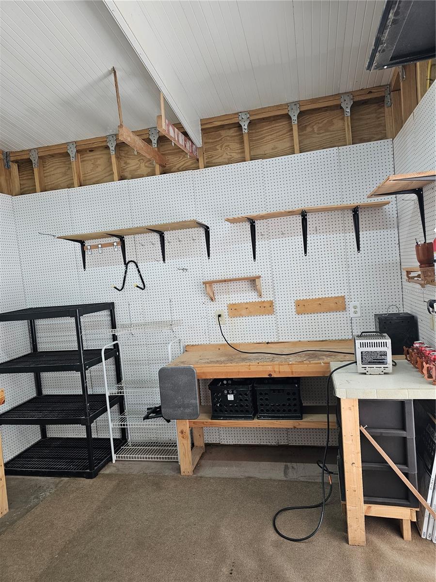 Image 24 of 32 For 27 Freeman Avenue