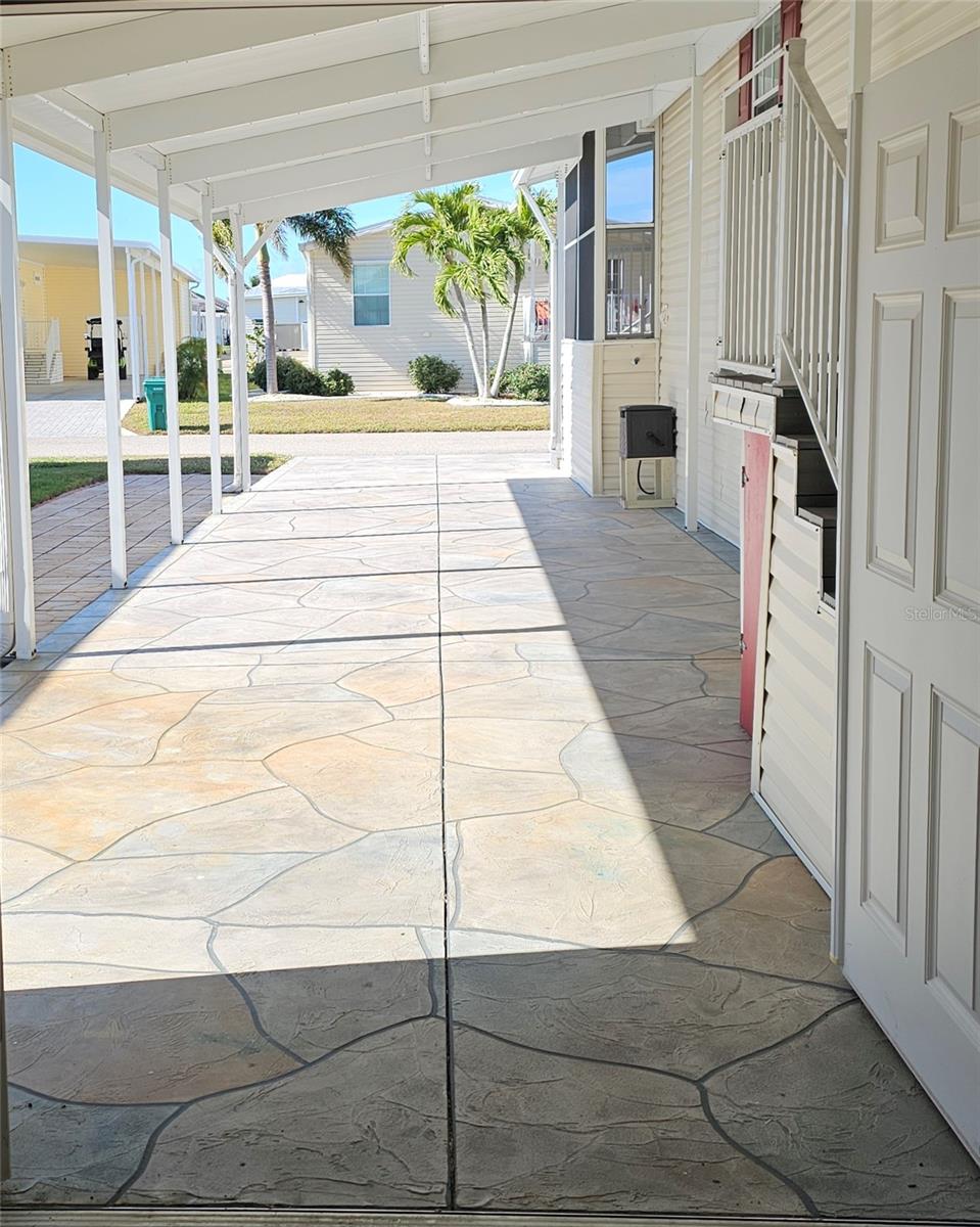 Image 27 of 32 For 27 Freeman Avenue