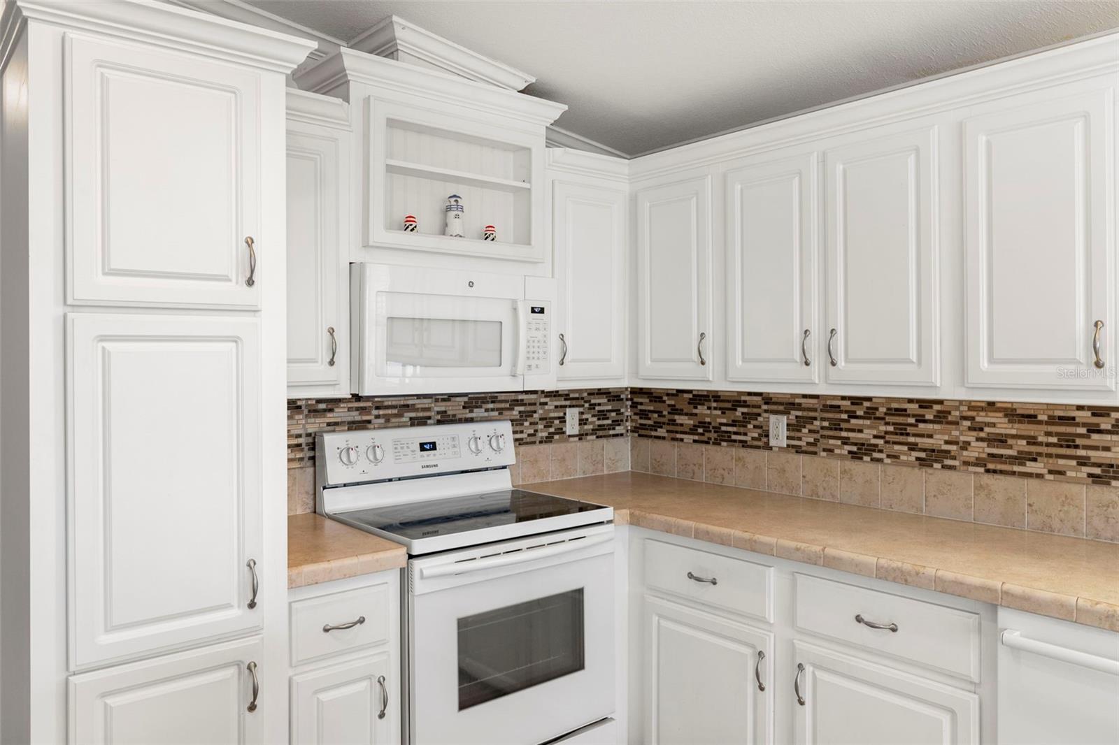 Image 6 of 32 For 27 Freeman Avenue