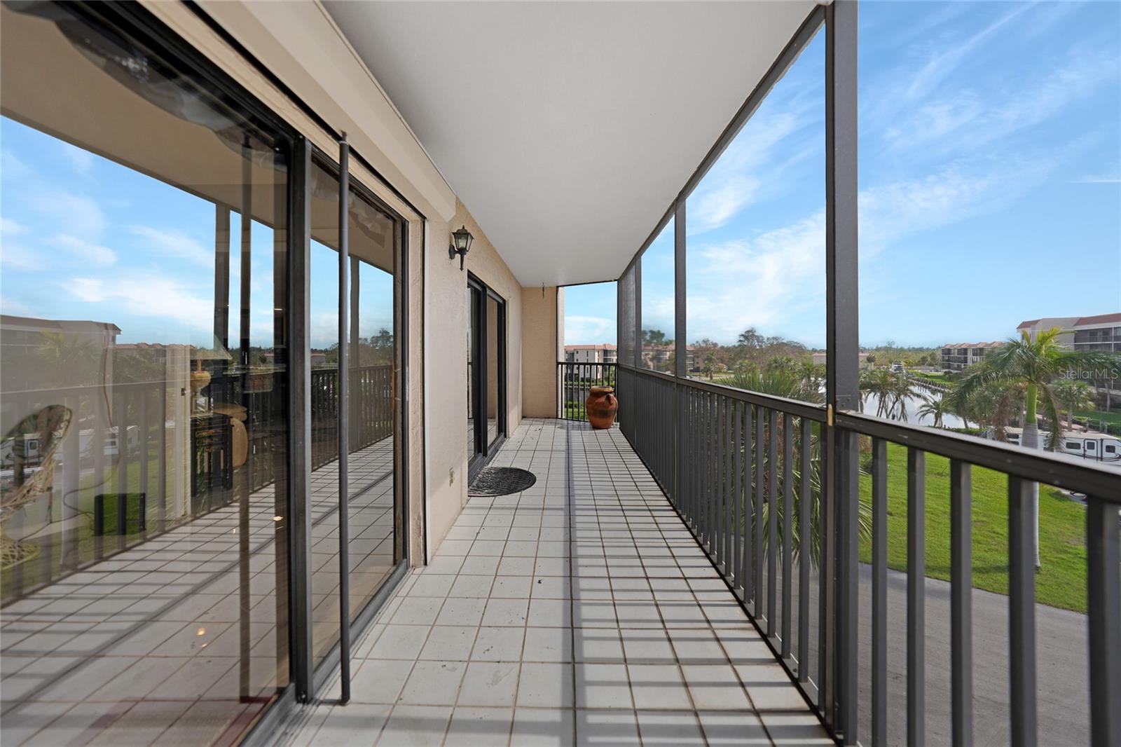 Image 19 of 42 For 25188 Marion Avenue E301