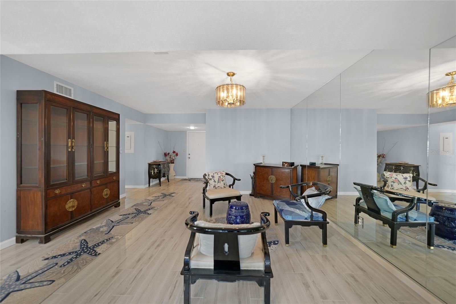 Image 21 of 42 For 25188 Marion Avenue E301