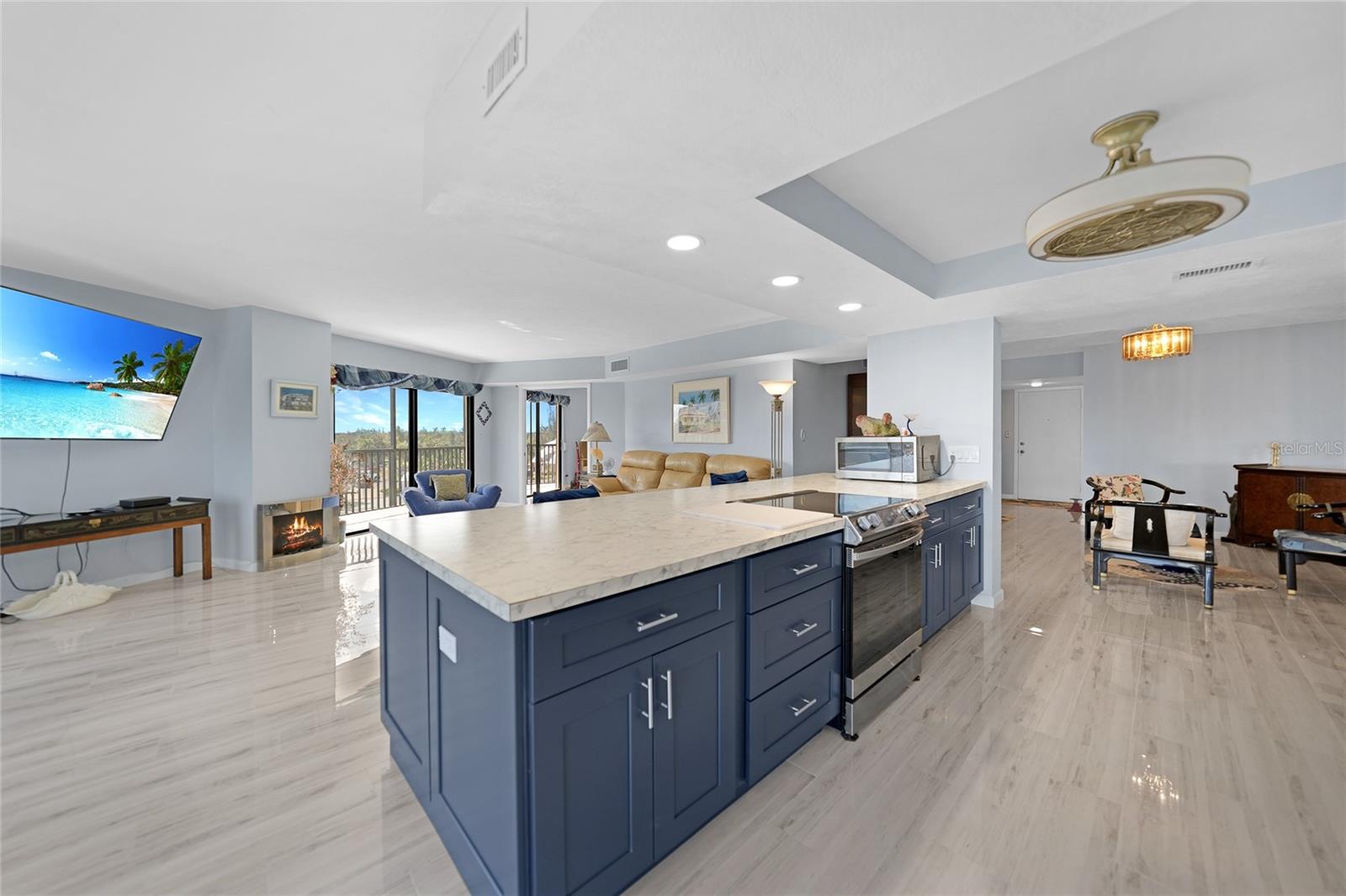 Image 5 of 42 For 25188 Marion Avenue E301