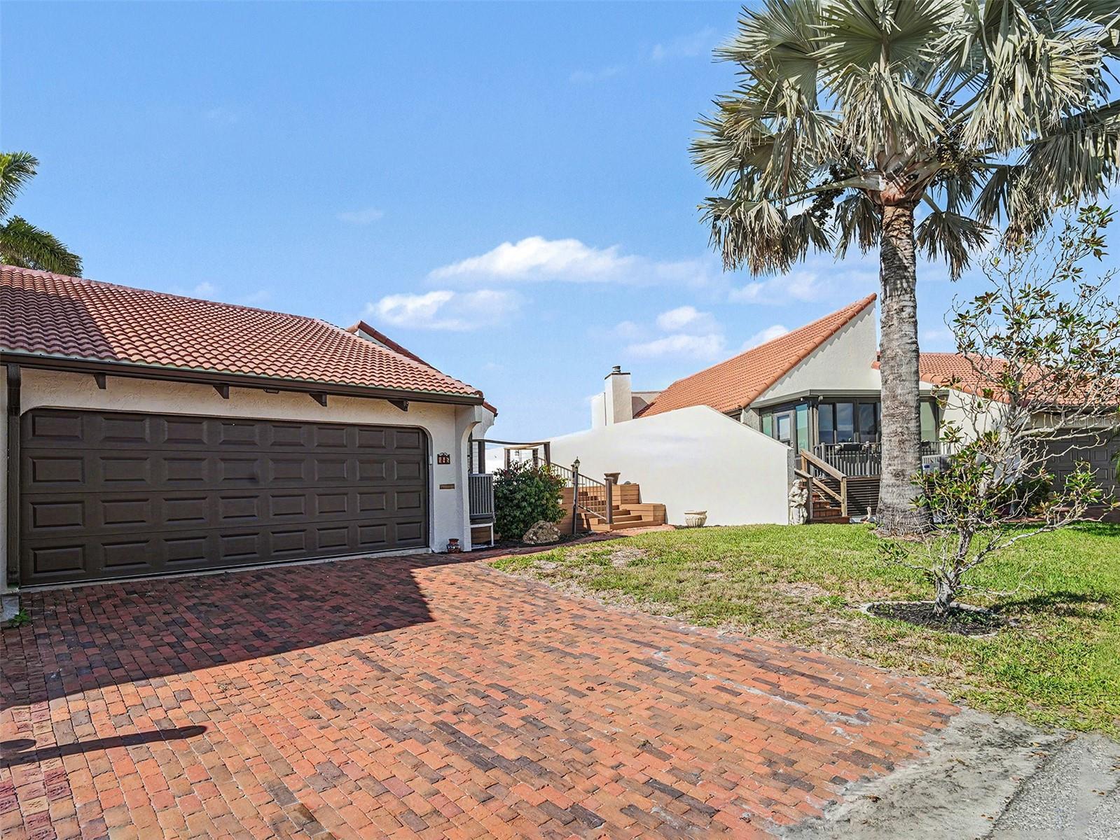 Image 28 of 34 For 25188 Marion Avenue 45