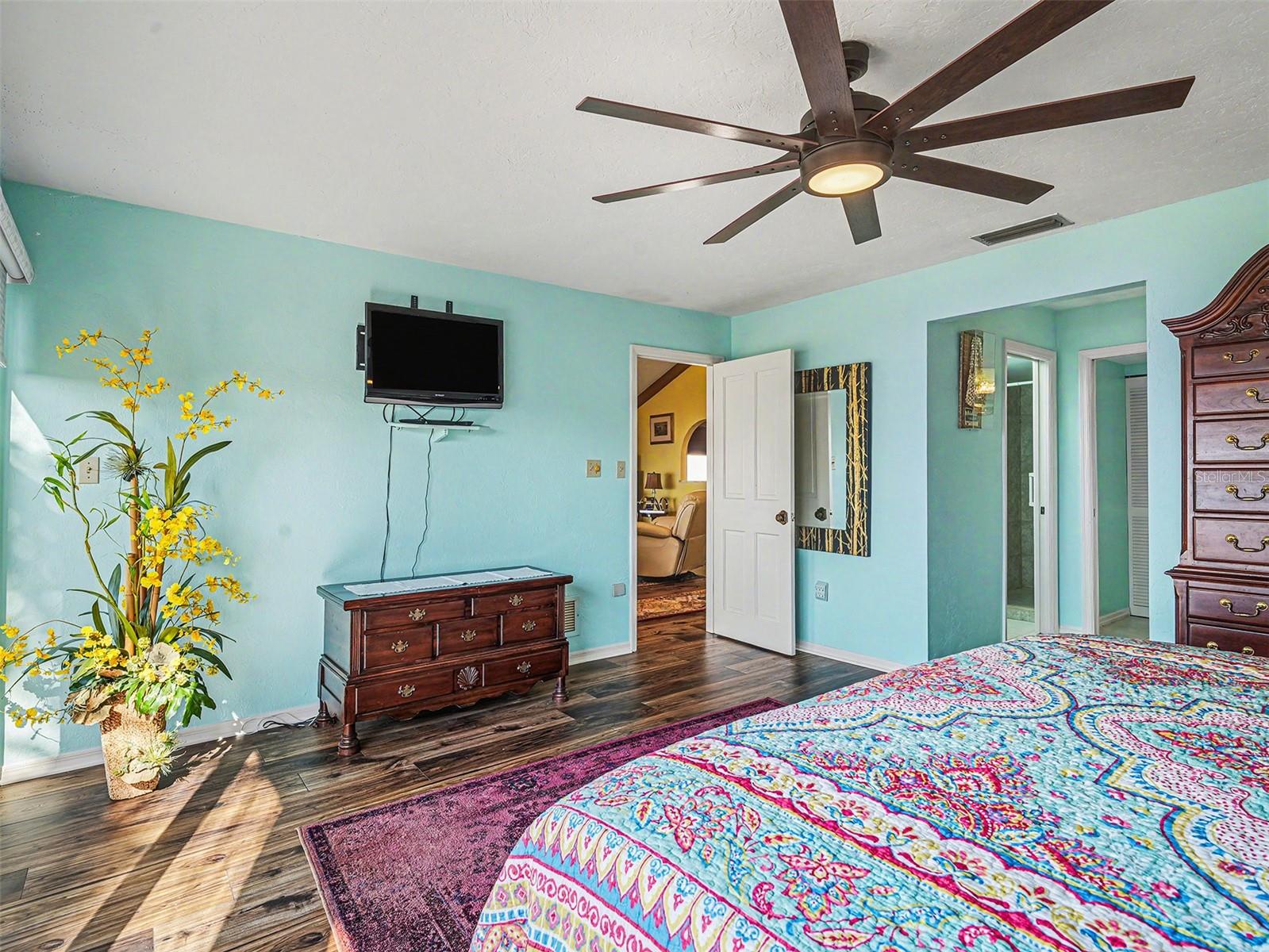 Image 7 of 34 For 25188 Marion Avenue 45