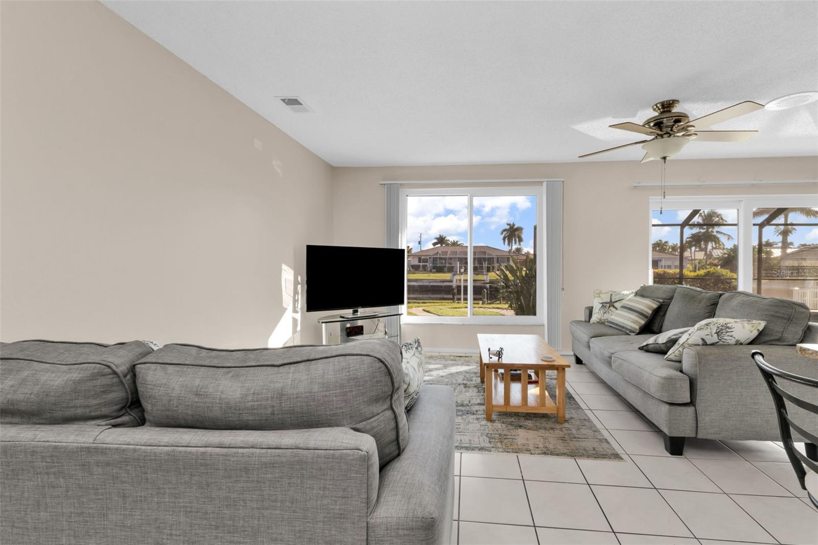 Image 11 of 35 For 944 Genoa Court