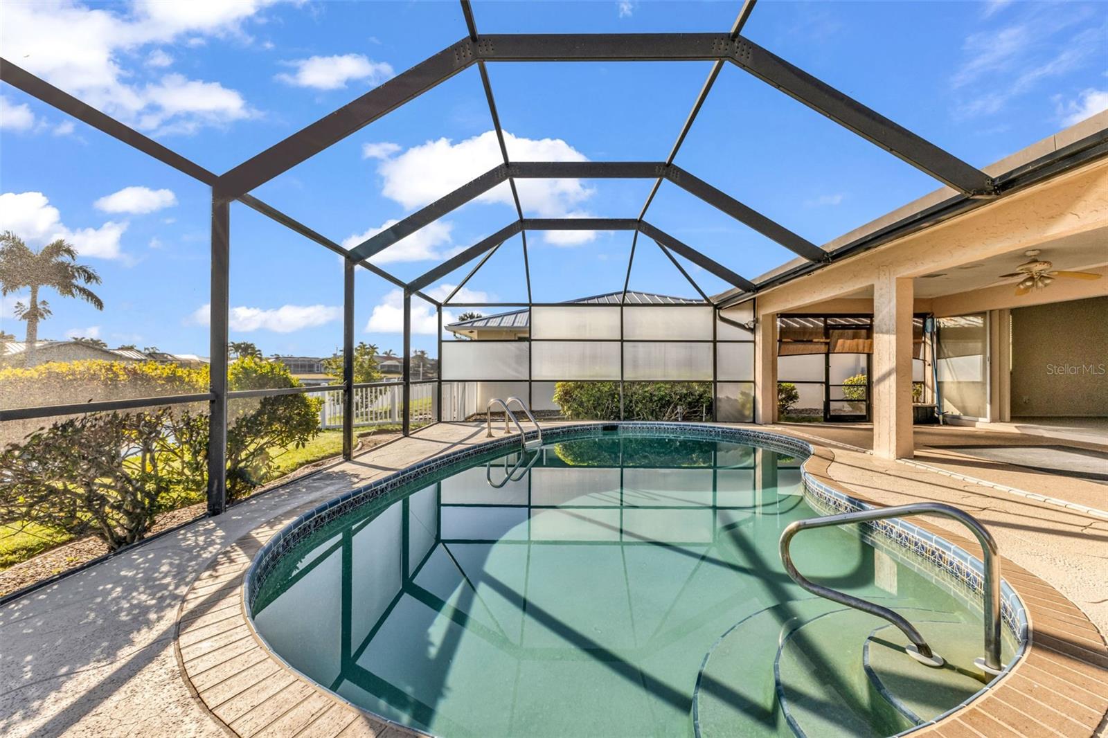 Image 24 of 35 For 944 Genoa Court