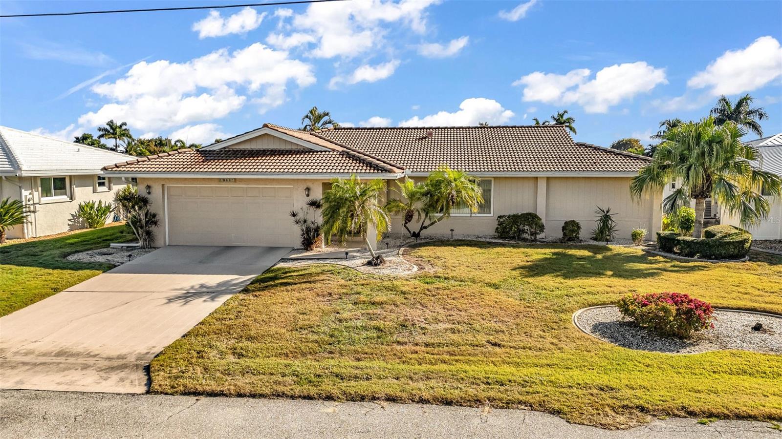 Image 32 of 35 For 944 Genoa Court