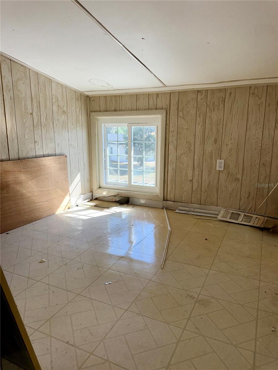 Image 27 of 66 For 1107 Barbour Avenue