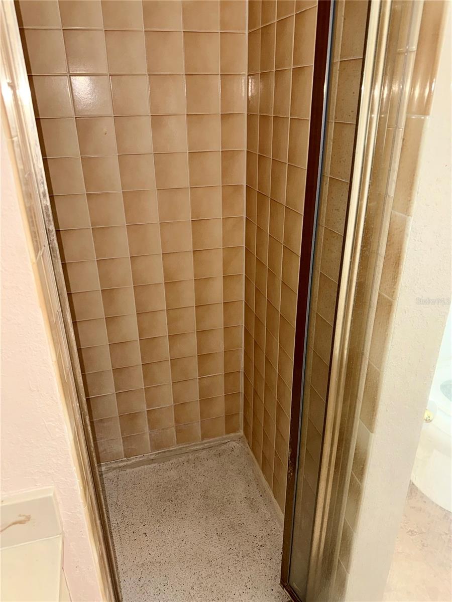 Image 32 of 66 For 1107 Barbour Avenue