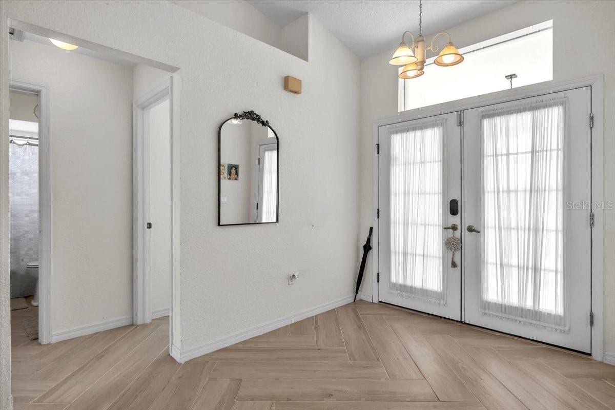 Image 10 of 67 For 320 Tandil Street