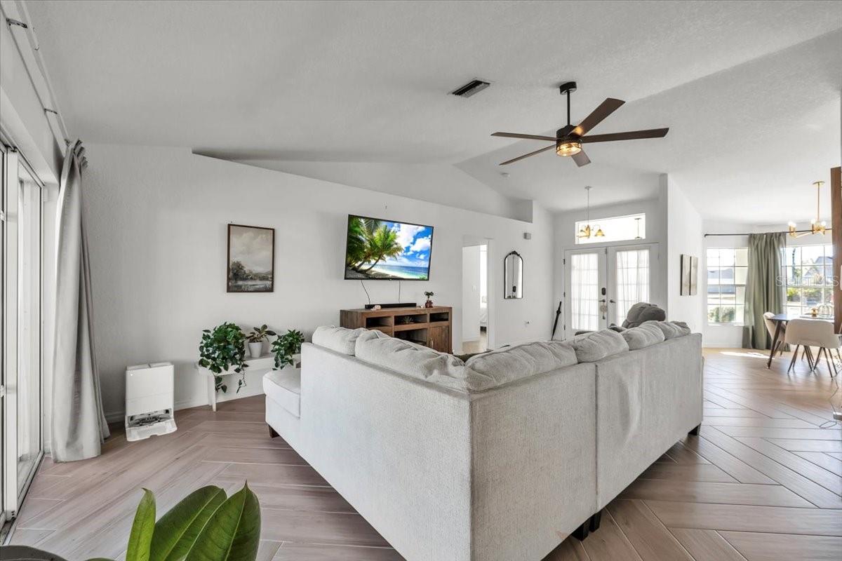 Image 14 of 67 For 320 Tandil Street