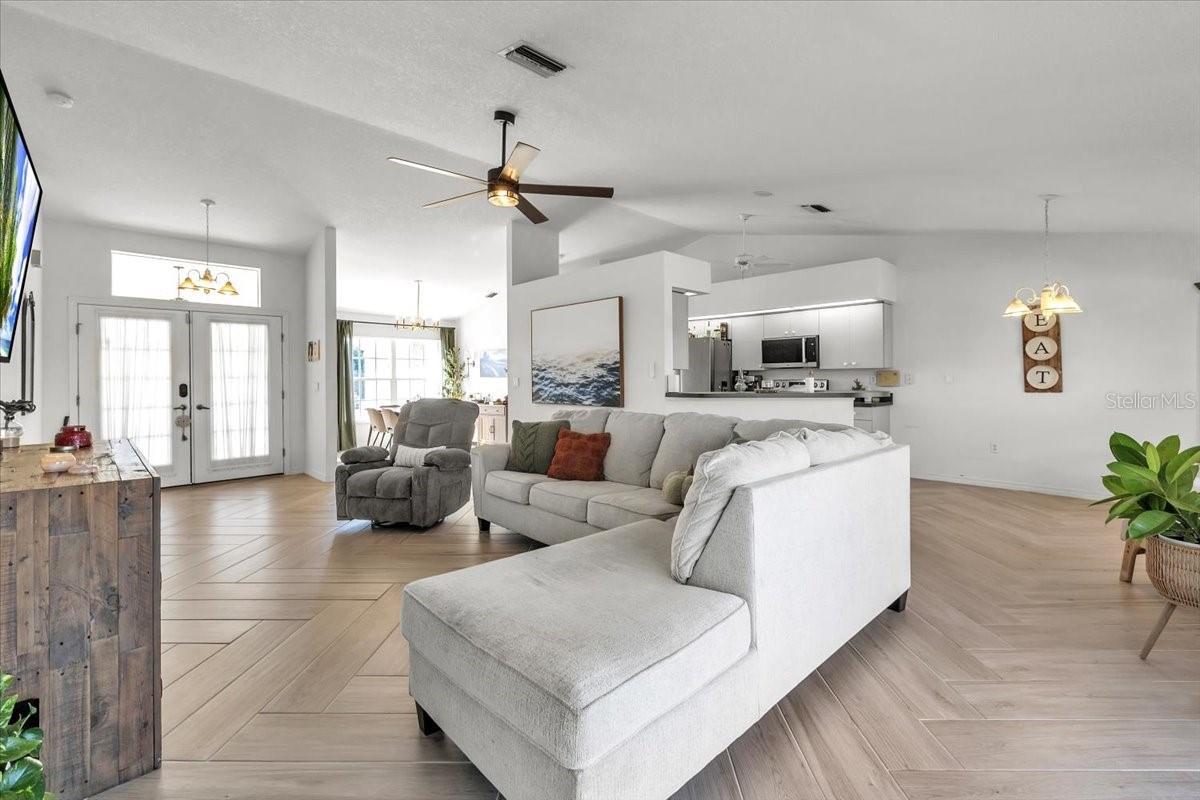 Image 15 of 67 For 320 Tandil Street