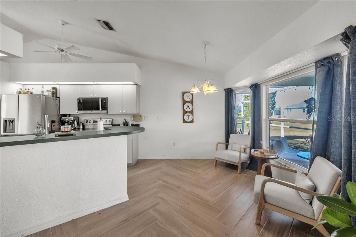 Image 16 of 67 For 320 Tandil Street