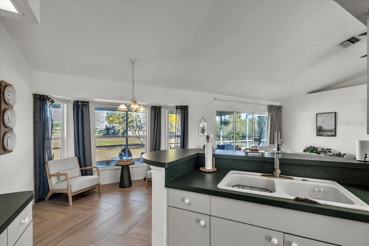 Image 22 of 67 For 320 Tandil Street